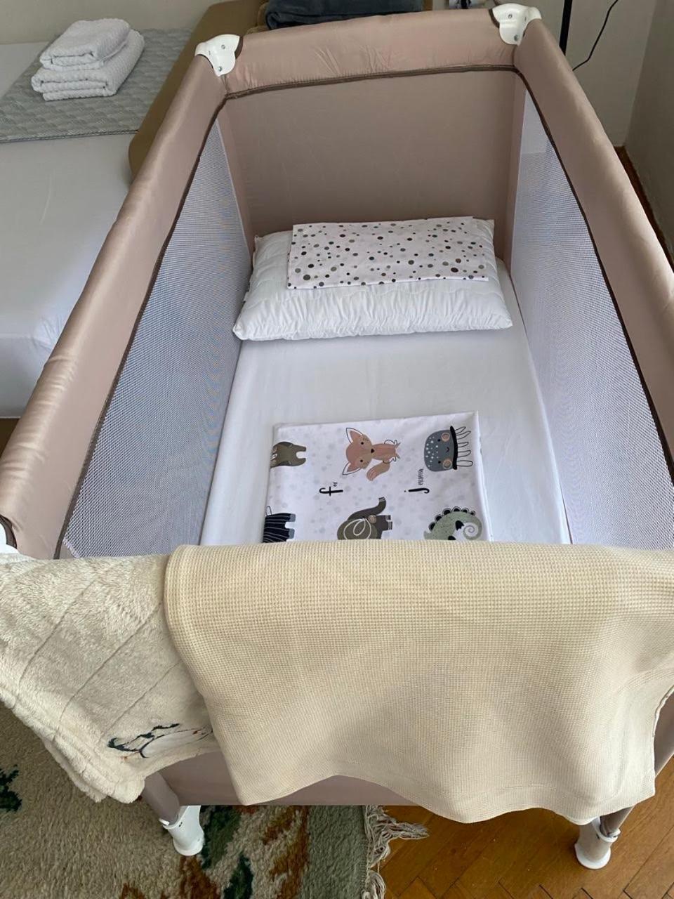 Apartman Colapis- Self Check In, Free Parking, Premium Location! 카를로바츠 외부 사진